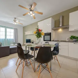 bright-and-spacious-3-bedroom-gzira-apartment.hotelssaintjulians.com/