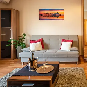 Santos 1214 Apartment