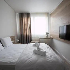 https://ornament-suites-nilie-hospitality-thessaloniki.hotels-of-thessaloniki.com