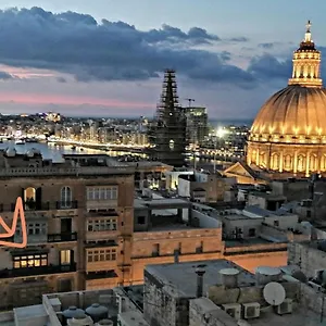 stylish-2br-apartment-in-valletta.hotelssaintjulians.com/